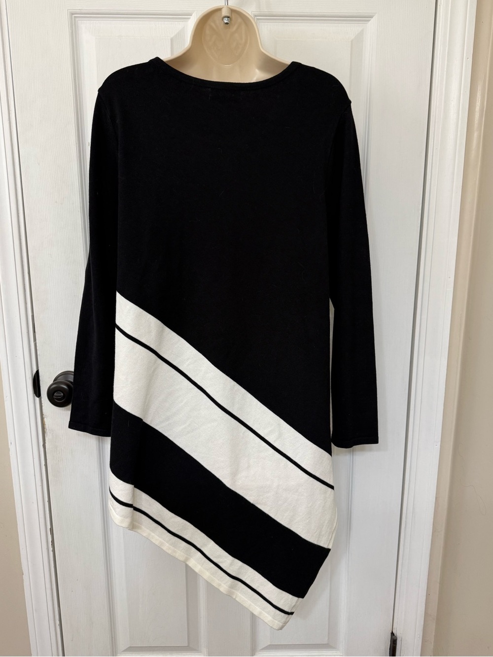 Alfani 2X Black White Asymmetrical Tunic Sweater Colorblock Knit Top - Picture 4 of 10